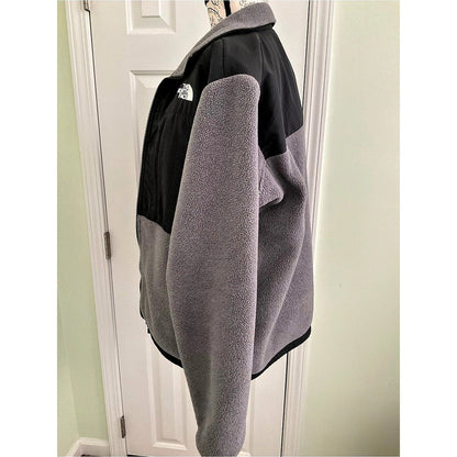 The North Face Retro Denali Jacket Gray & Black Medium