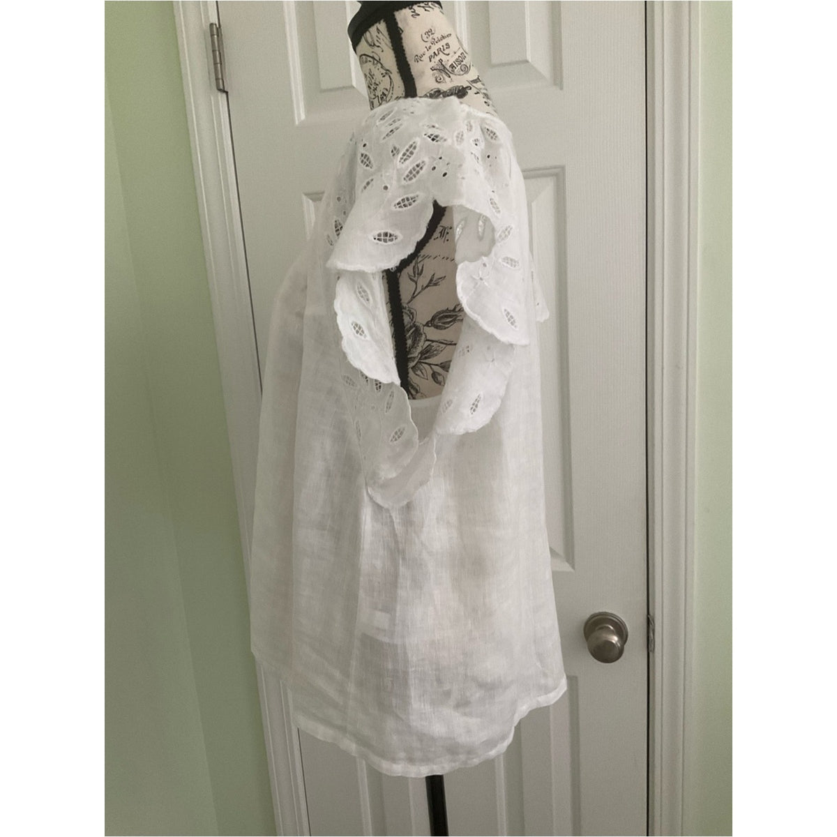 Charter Club White Eyelet Flutter Sleeve V-Neck Linen Top