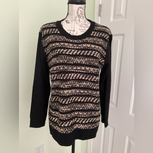 Jenny Sweater with scoop neck - Black and cream colored