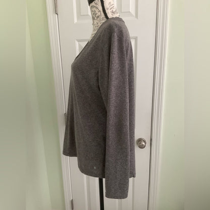 Danskin Now Charcoal Long Sleeve V-Neck Top