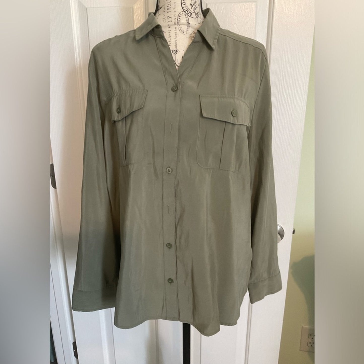 Chico’s Button down long sleeve blouse