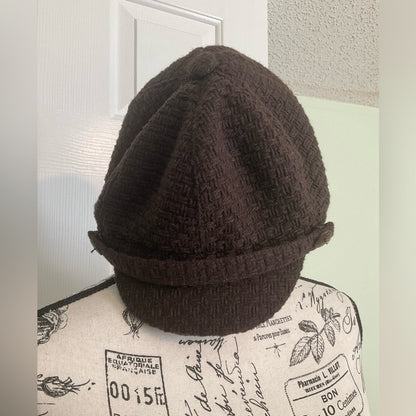 Driving hat in dark brown