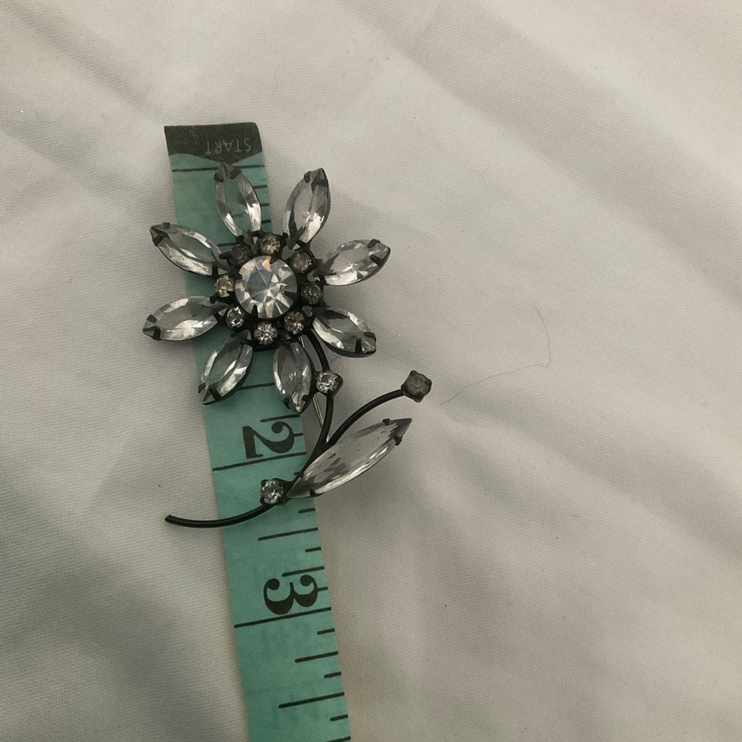 Vintage Elegant Crystal rhinestone Japanned enamel Flower Brooch