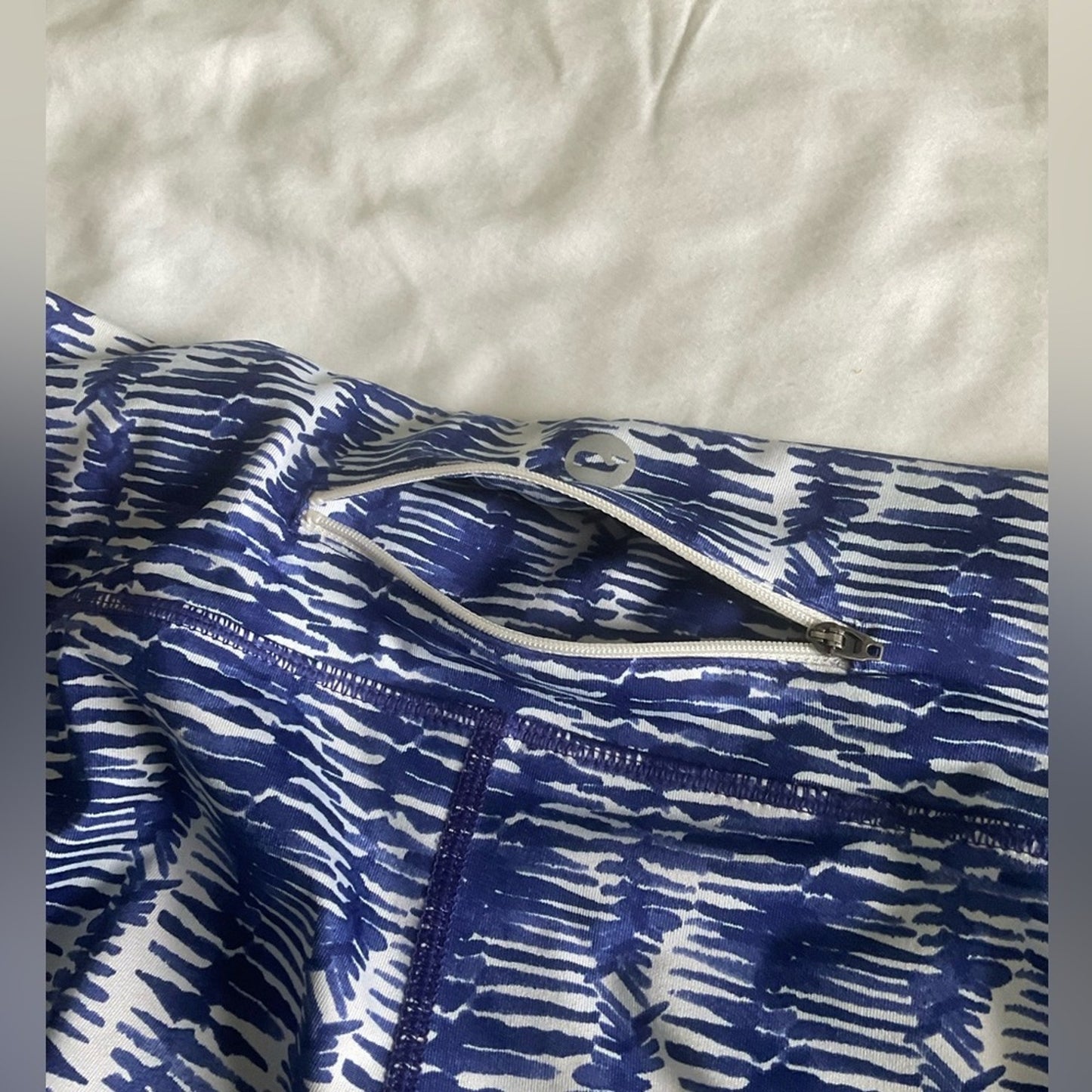 Vineyard Vines Blue and White Patterned Yoga/athletic Pants