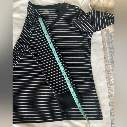 Jones New York Black and White Striped Long Sleeve Top