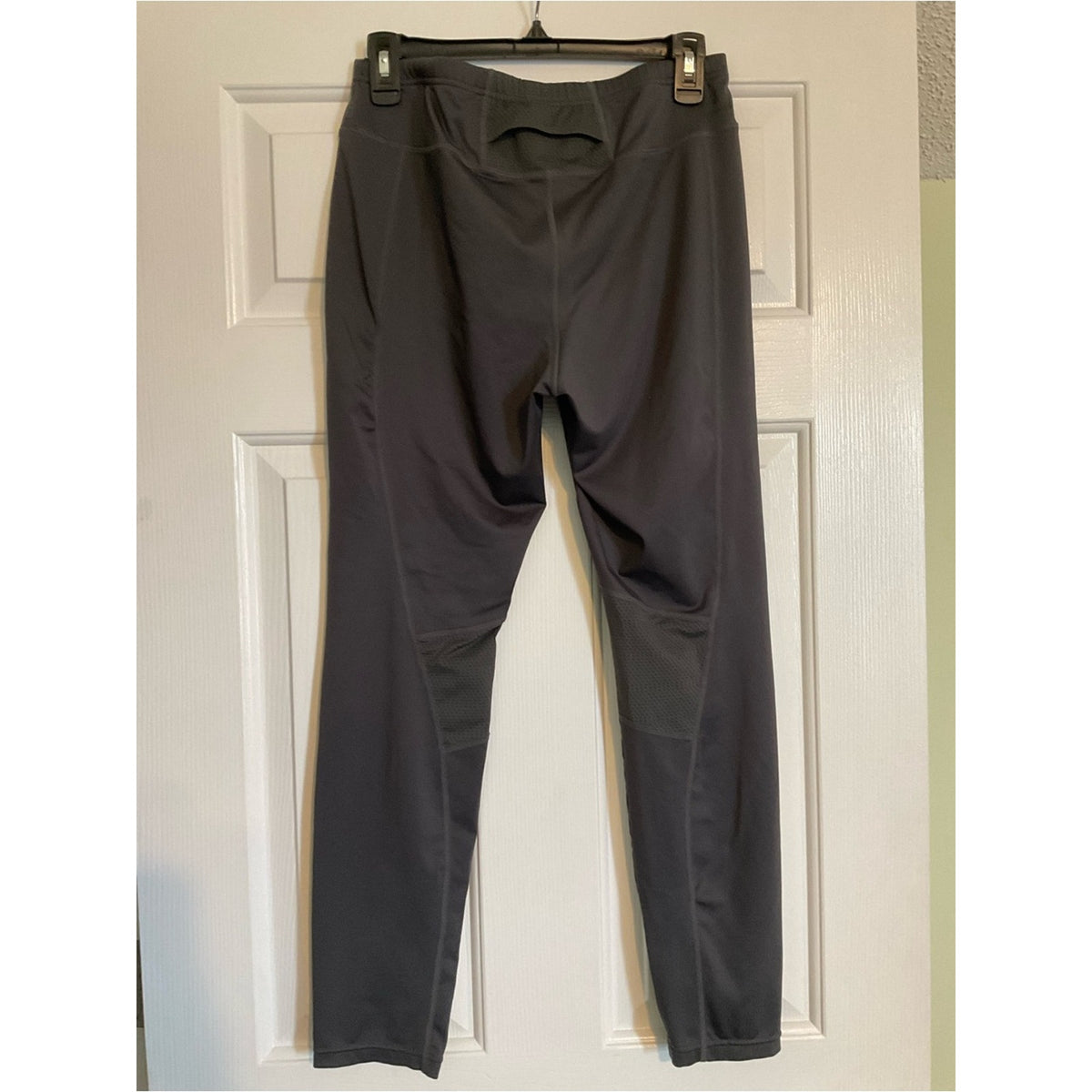New Balance womens’s gray Athletic/yoga pants