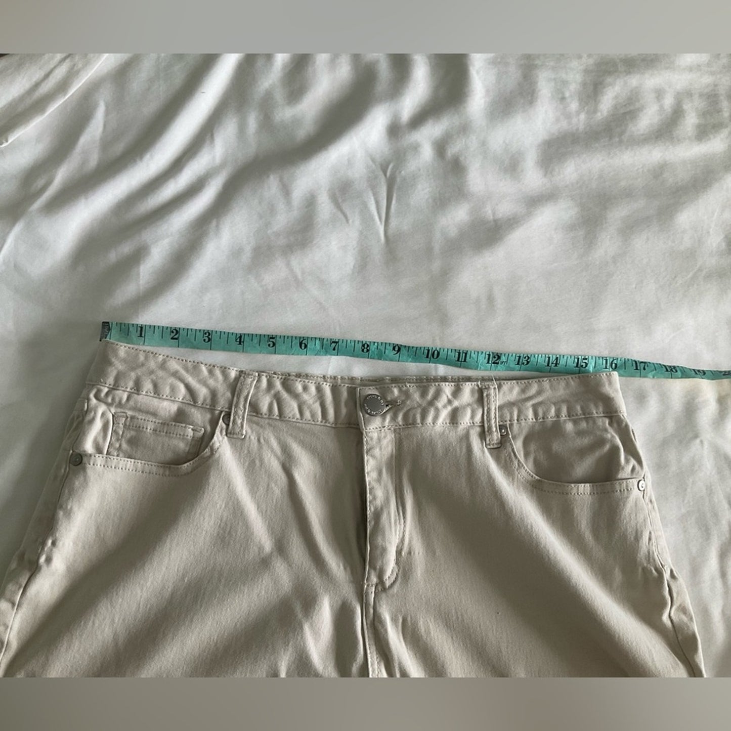 Crown & Ivy Women's Skinny Jeans - Cream