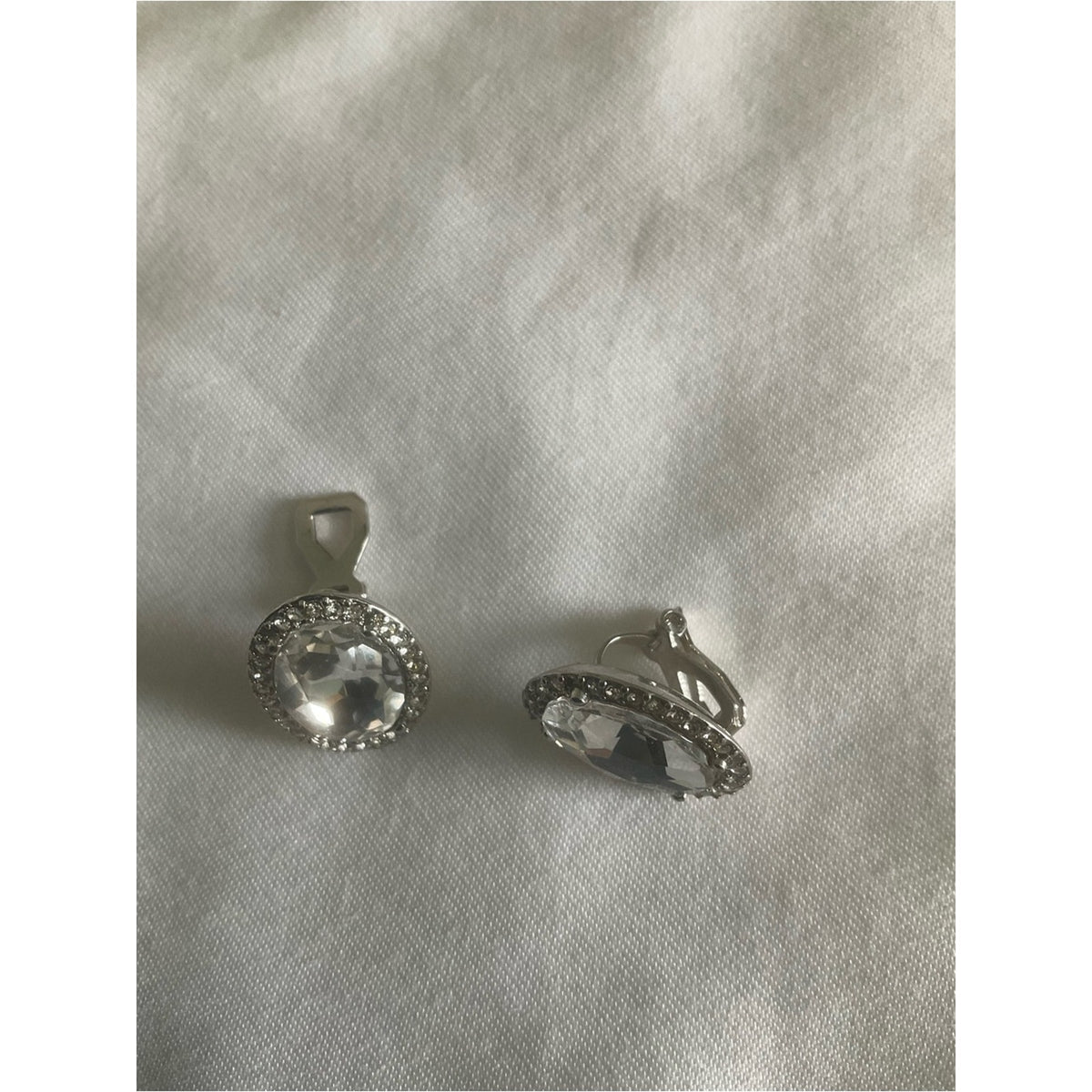 Vintage Oval Halo clear rhinestone clip on earrings