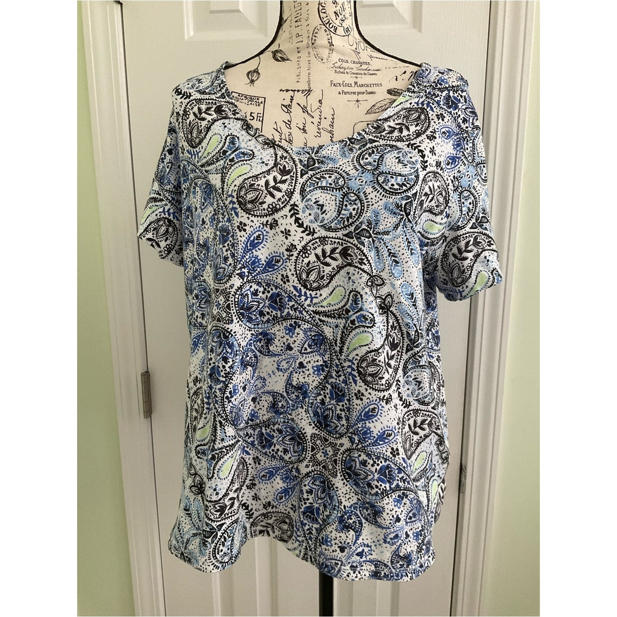 Talbots Blue and White Paisley V-Neck Short Sleeve Top