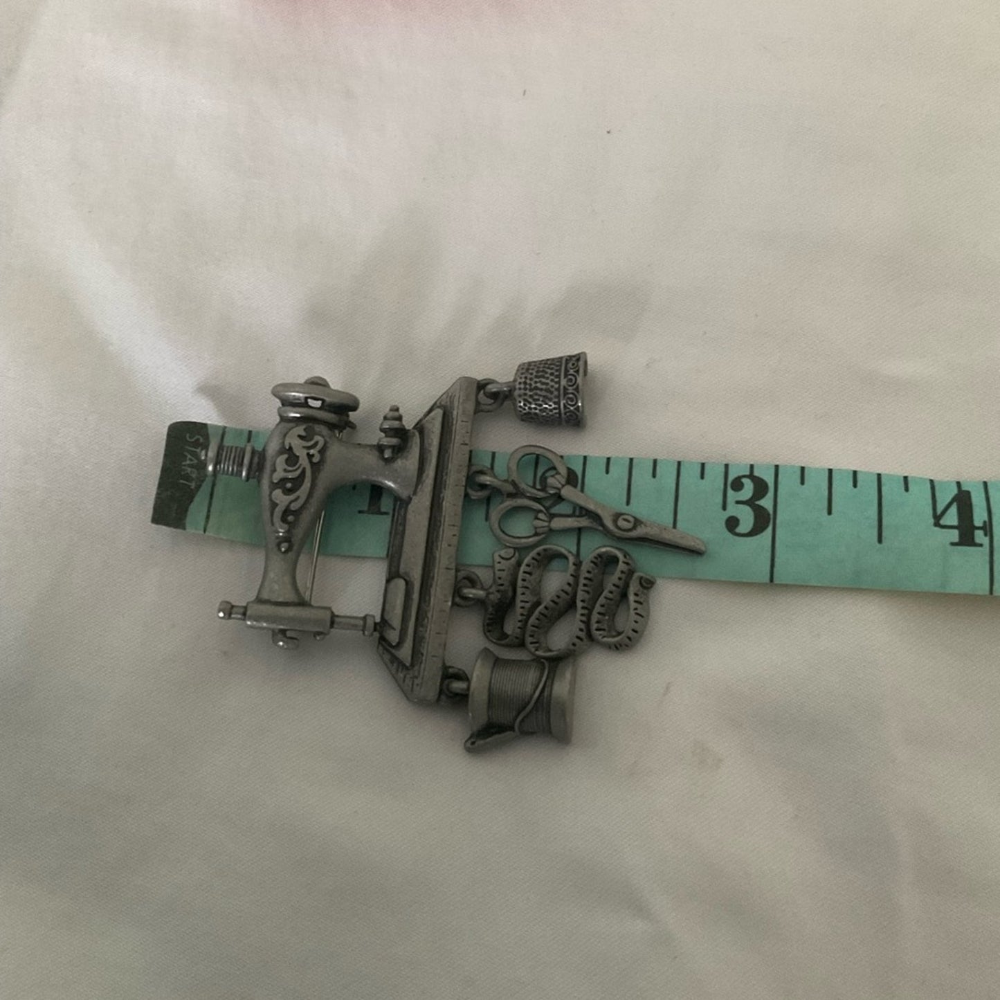 Vintage Danecraft Sewing Machine Brooch - Silver