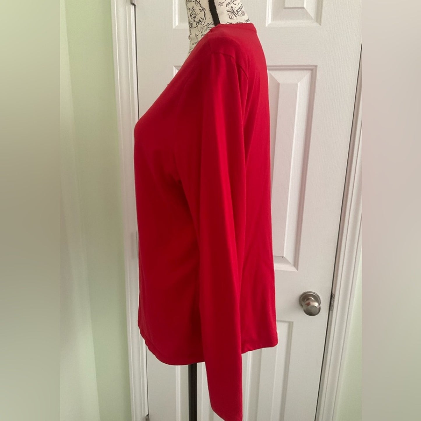 Time and Tru Vibrant Red Long Sleeve Top