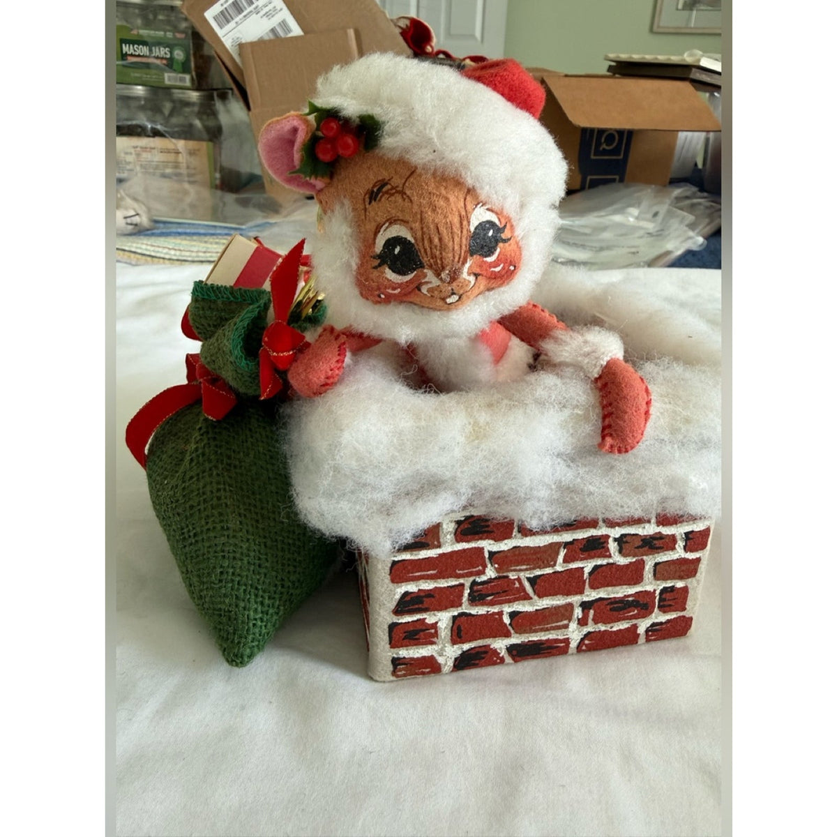 Annalee Christmas Mouse Santa going down chimney
