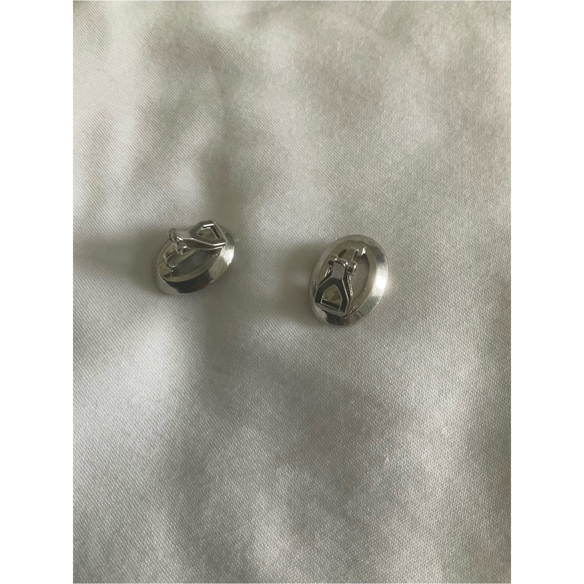 Vintage Oval Halo clear rhinestone clip on earrings