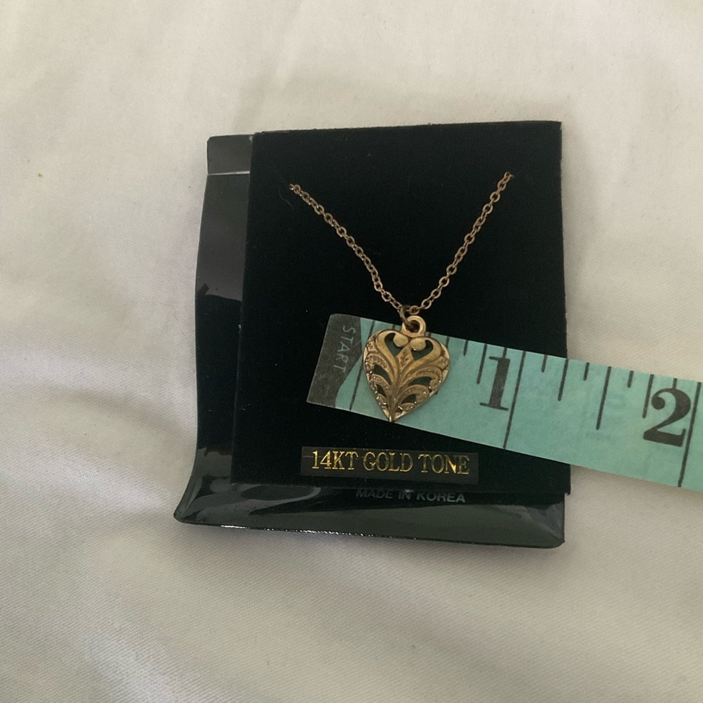 Vintage Gold Tone Heart Shape Necklage