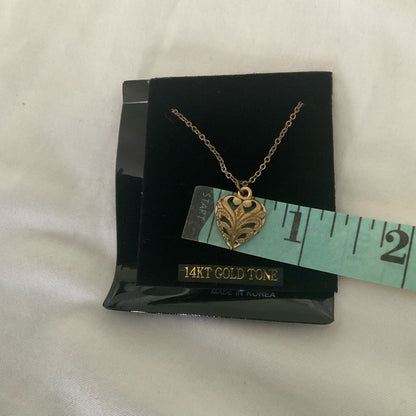 Vintage Gold Tone Heart Shape Necklage