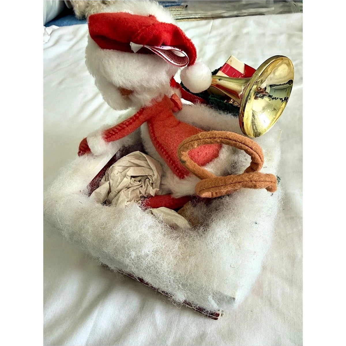 Annalee Christmas Mouse Santa going down chimney