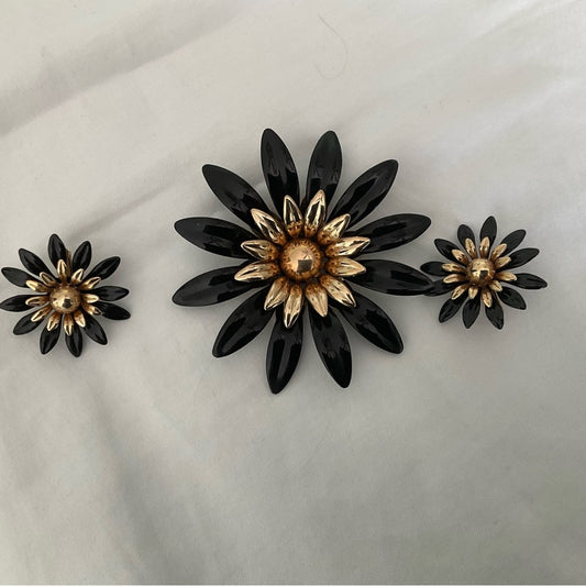 Sarah Coventry Vintage Black and Gold Floral Jewelry Set