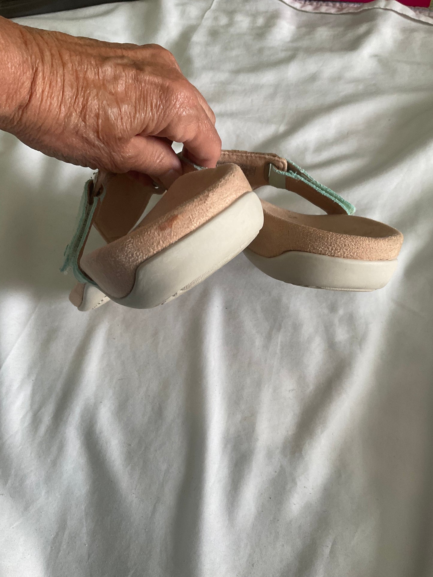 Vionics Women’s Mint Green Textured Thong Sandals - Casual Summer Slide