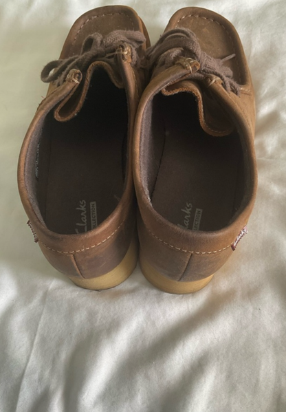 Clarks women’s Tan Suede Moc-Toe Lace Loafers