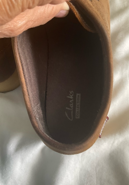 Clarks women’s Tan Suede Moc-Toe Lace Loafers