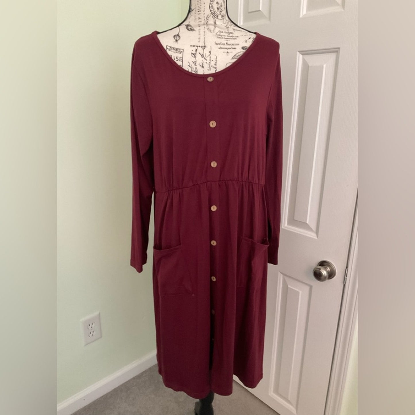 Haute Edition Dress long sleeve with button down front/scoop neck