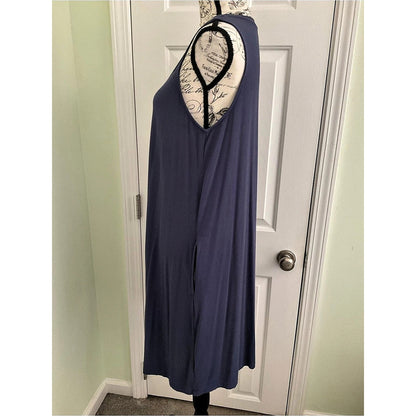 Time and Tru women’s Blue Midi Dress