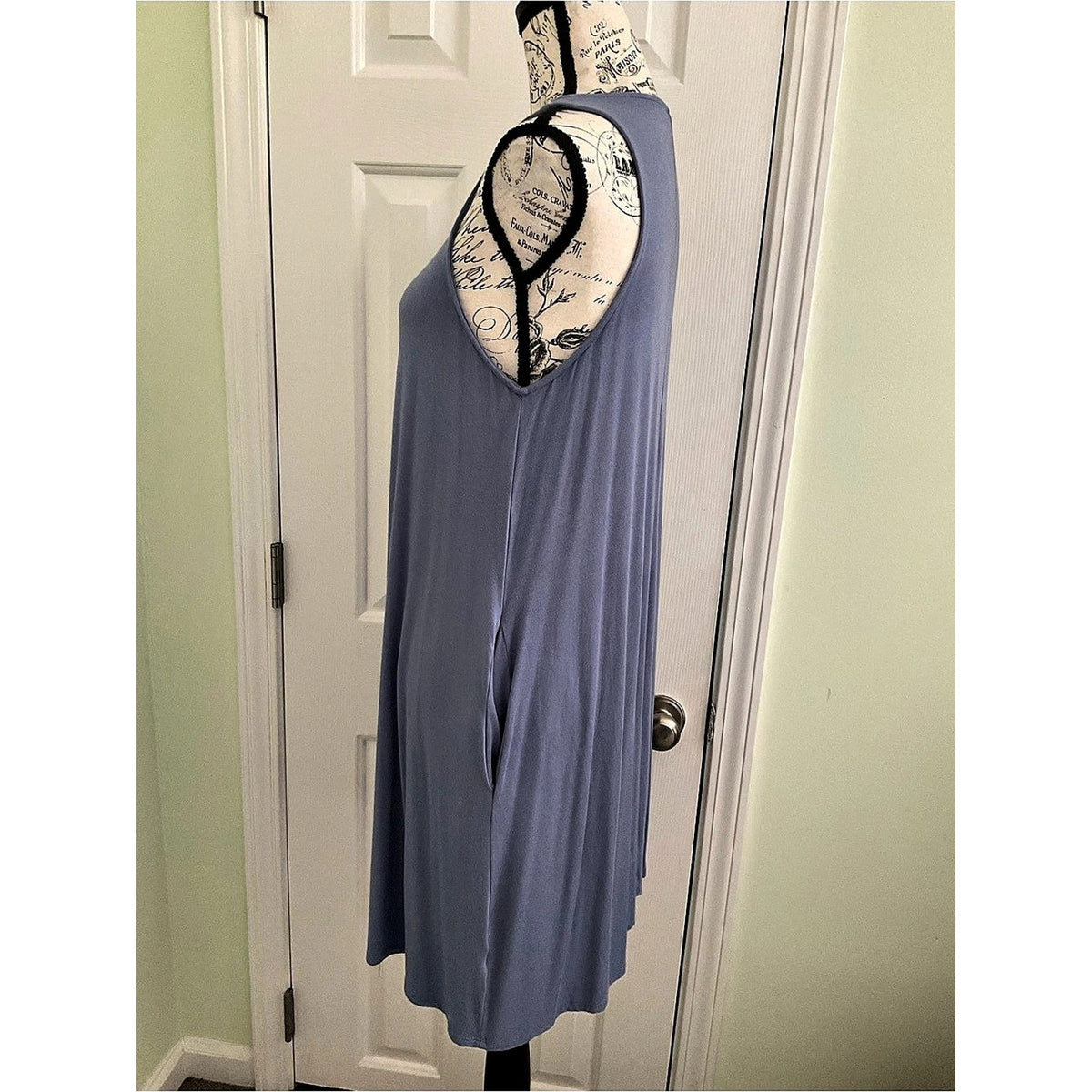 magic fit Sleeveless Midi Dress in light Purple