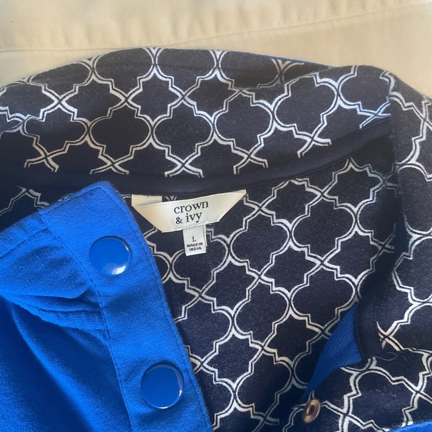 Crown & Ivy Women's Blue Long Sleeve Top