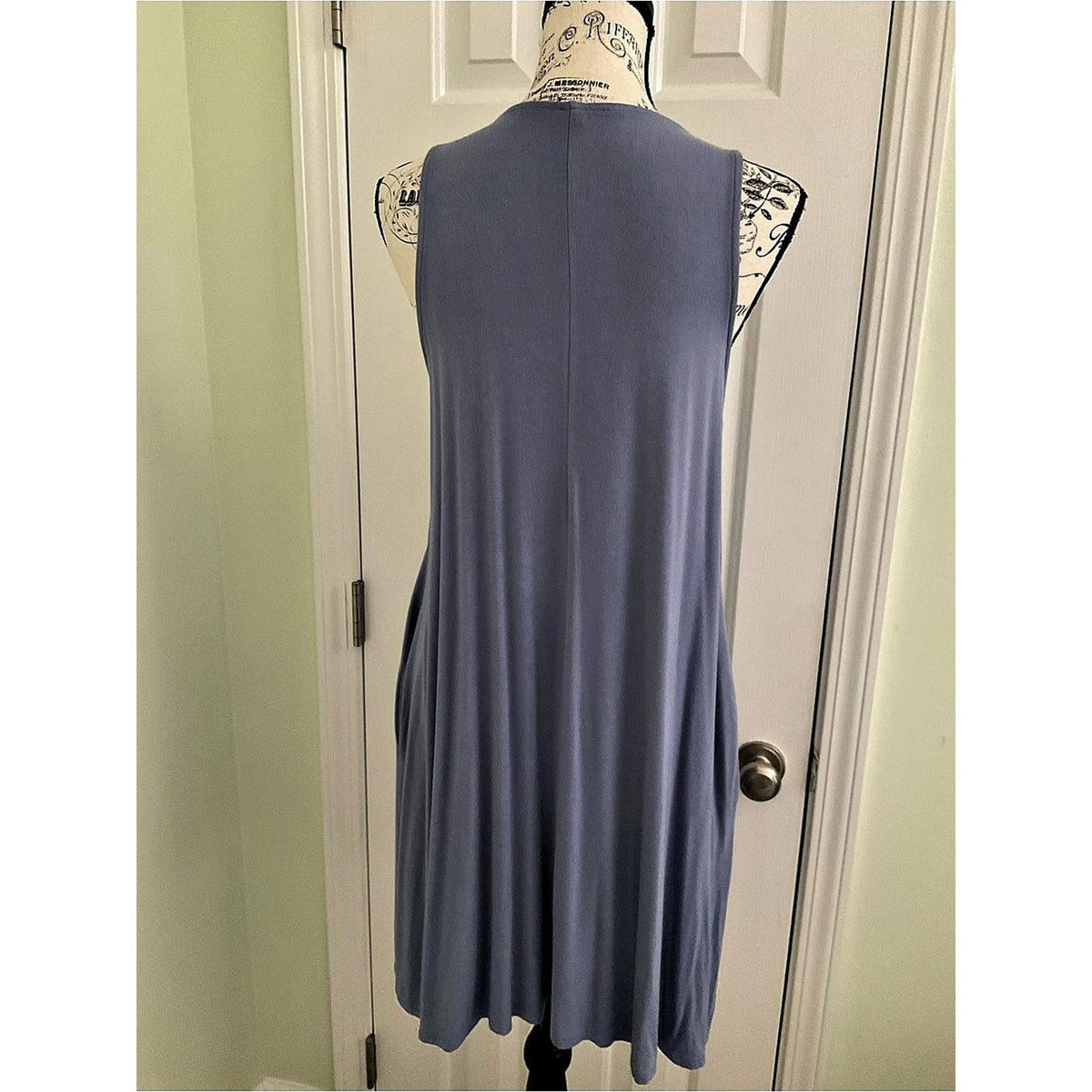magic fit Sleeveless Midi Dress in light Purple