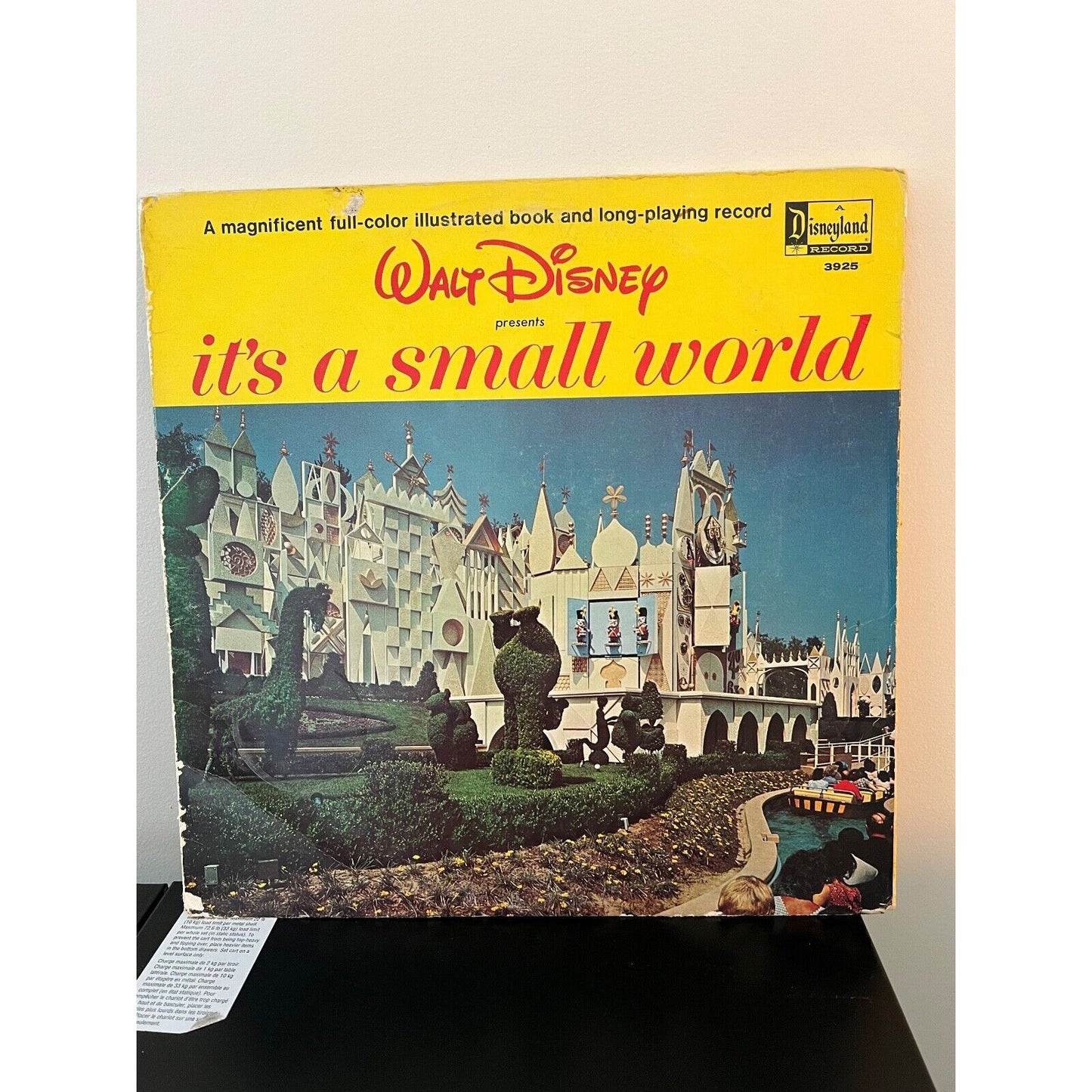 Walt Disney Presents: It's A Small World. 1964. Vinyl LP Record w/ Book. 3925.