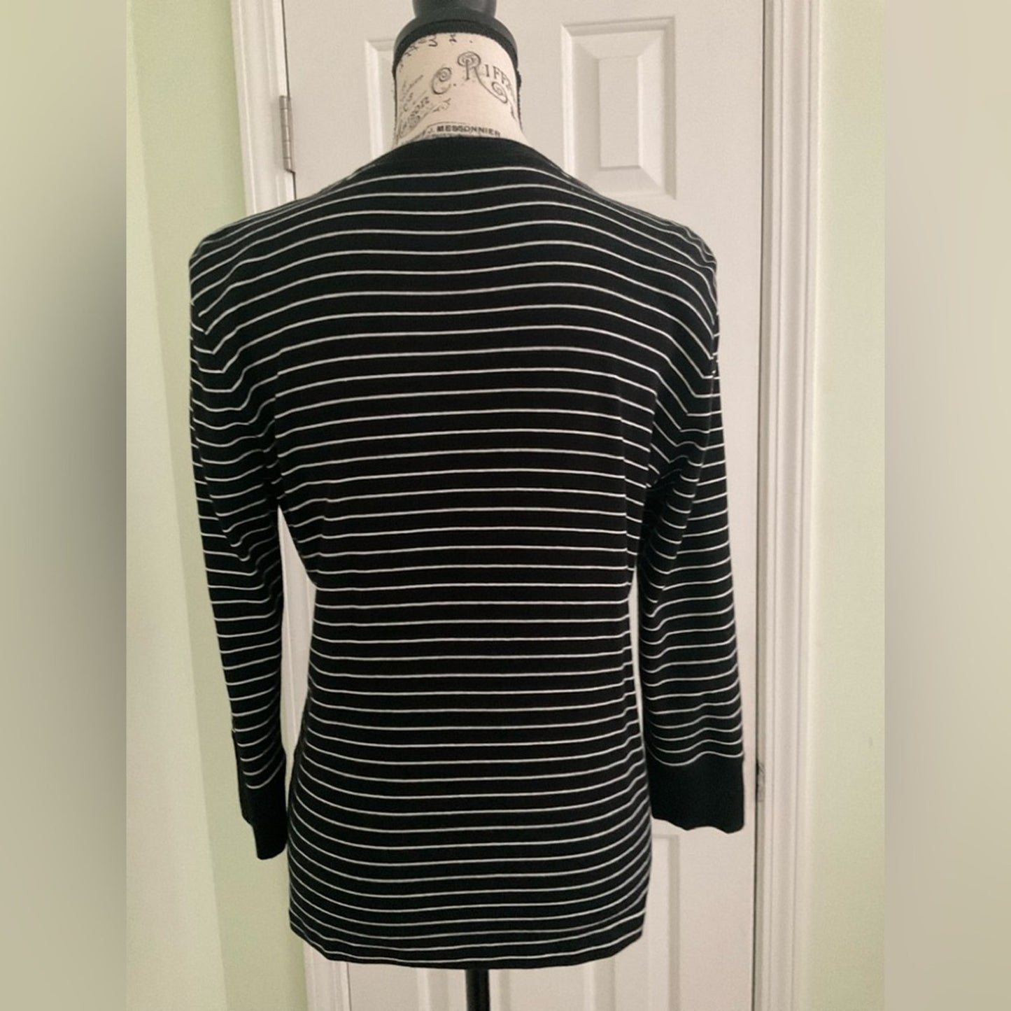 Jones New York Black and White Striped Long Sleeve Top