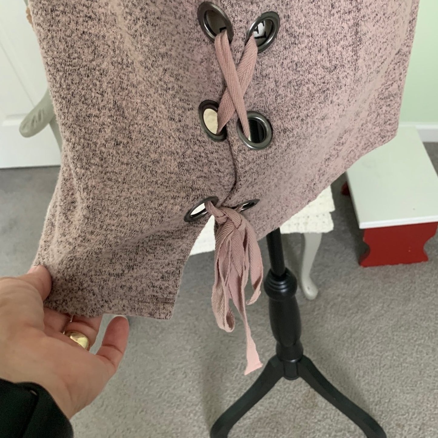 Signify Cowl Neck S/S sweater