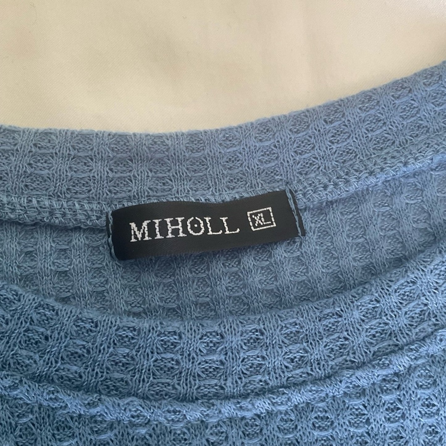 Elegant Blue Textured Women's Tank Top