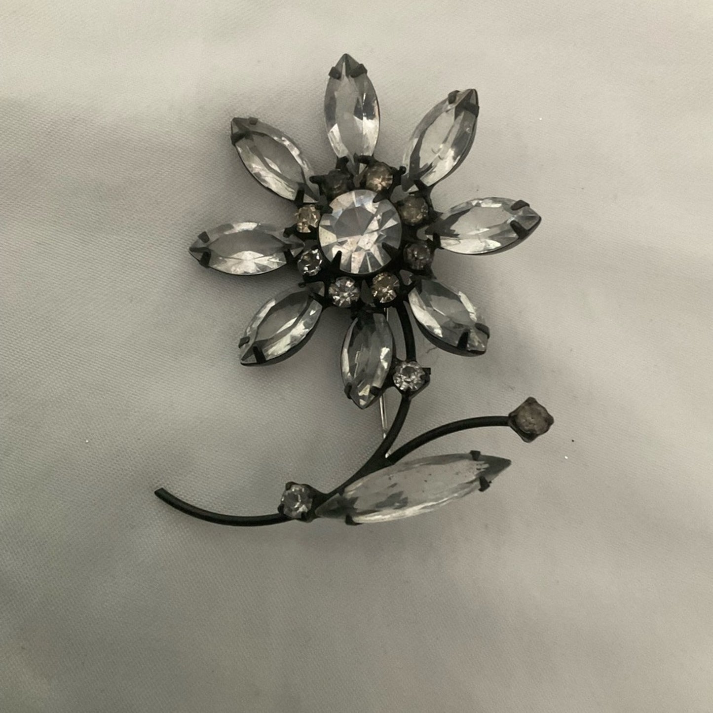 Vintage Elegant Crystal rhinestone Japanned enamel Flower Brooch