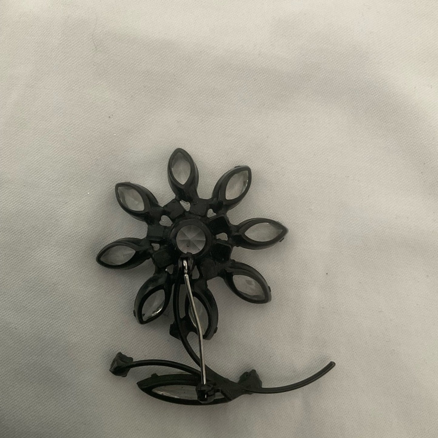 Vintage Elegant Crystal rhinestone Japanned enamel Flower Brooch