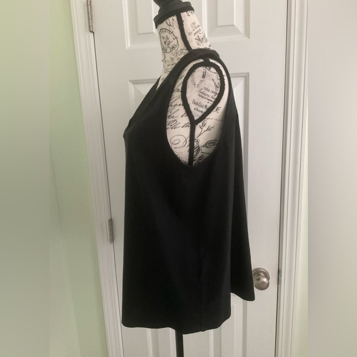 Style & Co. Black Sleeveless Tank Top