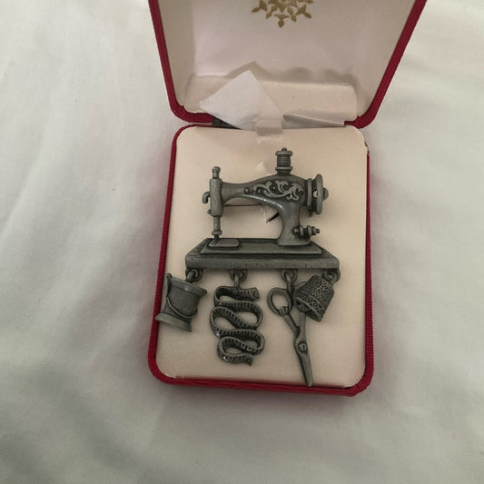 Vintage Danecraft Sewing Machine Brooch - Silver