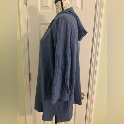 Erin London hoodie top - Blue half button up