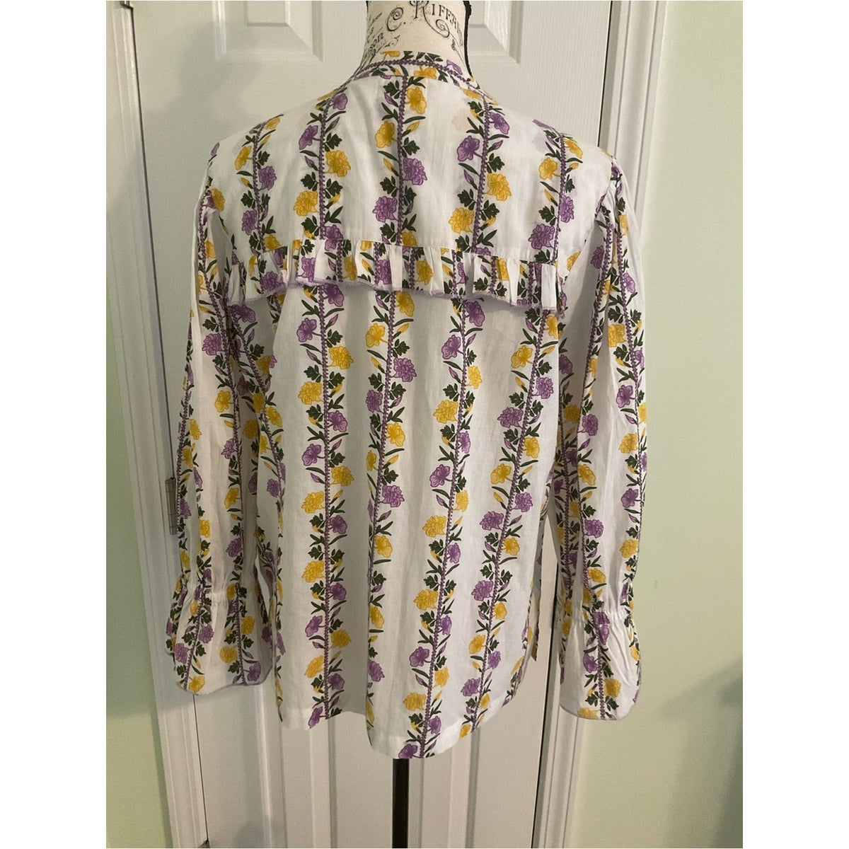 BEYOND by Vera White Floral Ruffle-Trim Blouse in Purple & Yellow