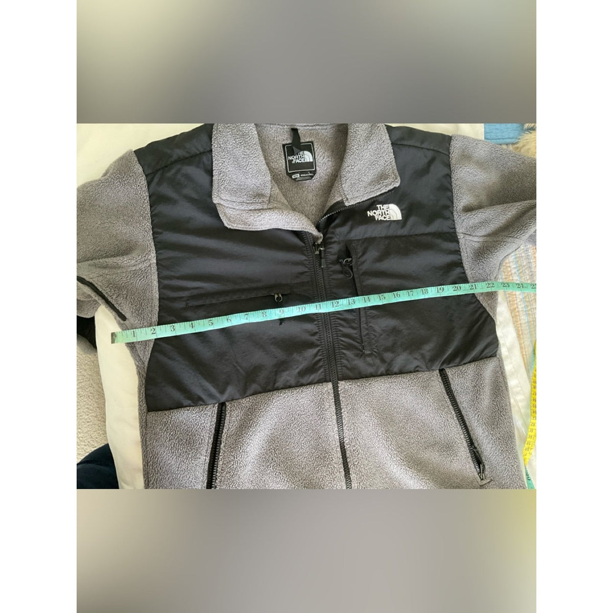 The North Face Retro Denali Jacket Gray & Black Medium