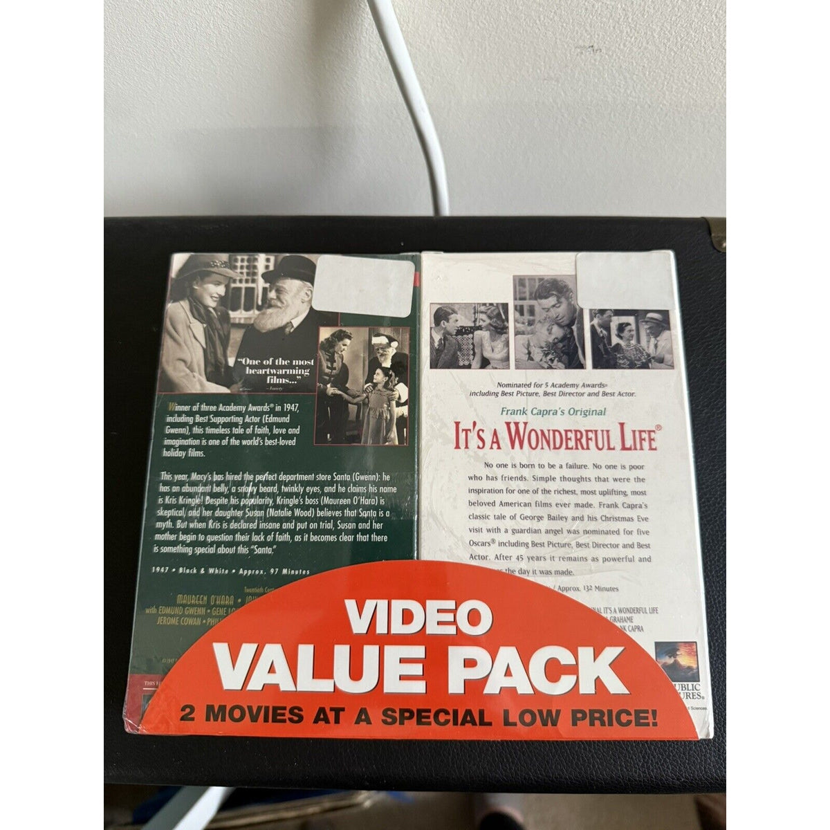 It's A Wonderful Life And Miracle On 34th Street Vhs Value Pack