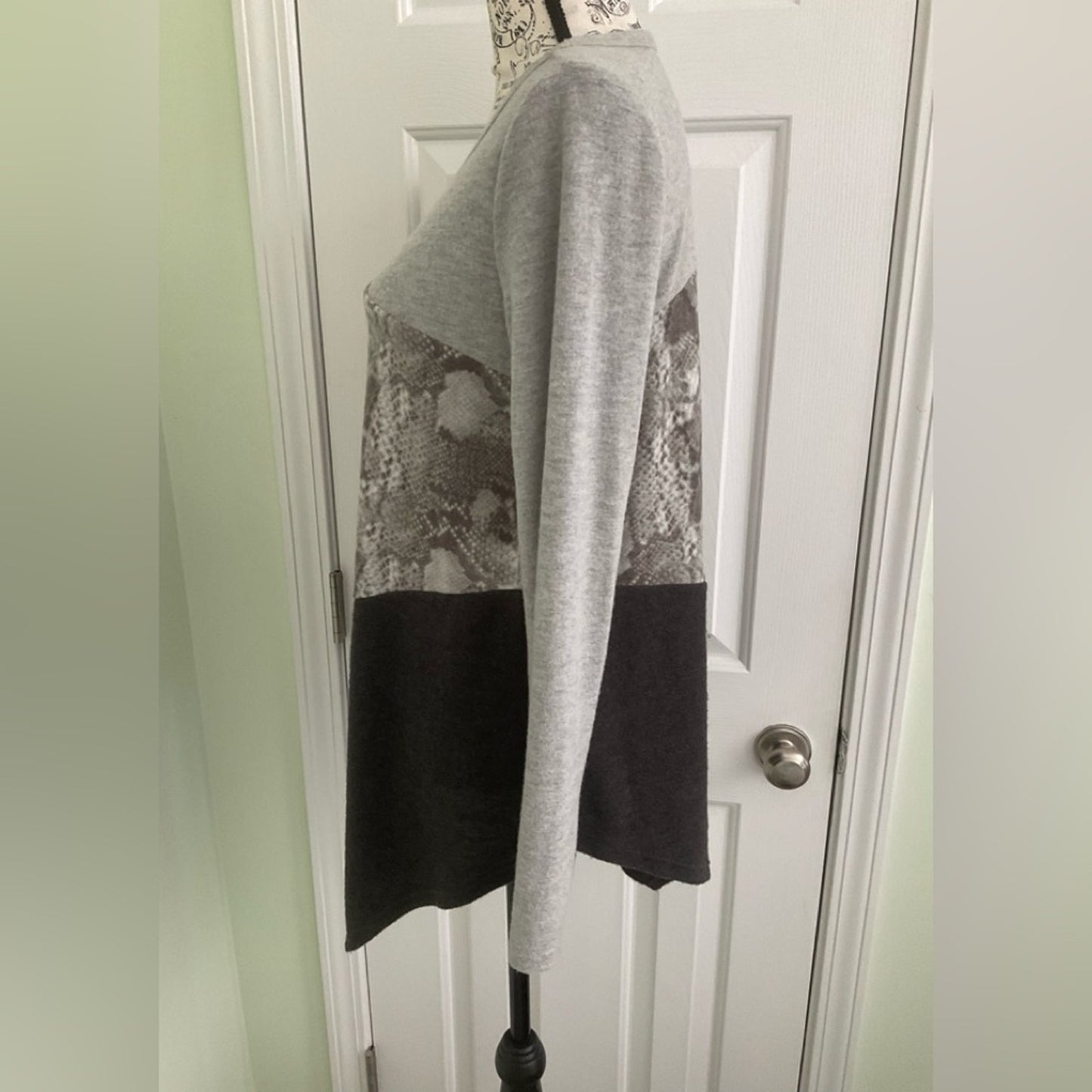 ODDY Gray and Brown Patterned Long Sleeve Top