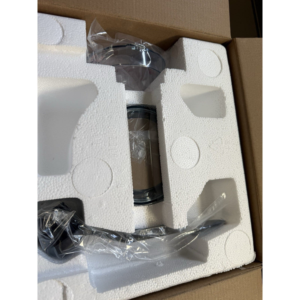 Breville The Juice Fountain Compact w/onboard Pulp Container BJE200XL NEW