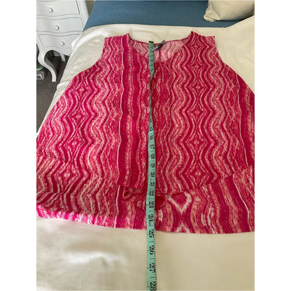 Catherine’s sleeveless tunic
