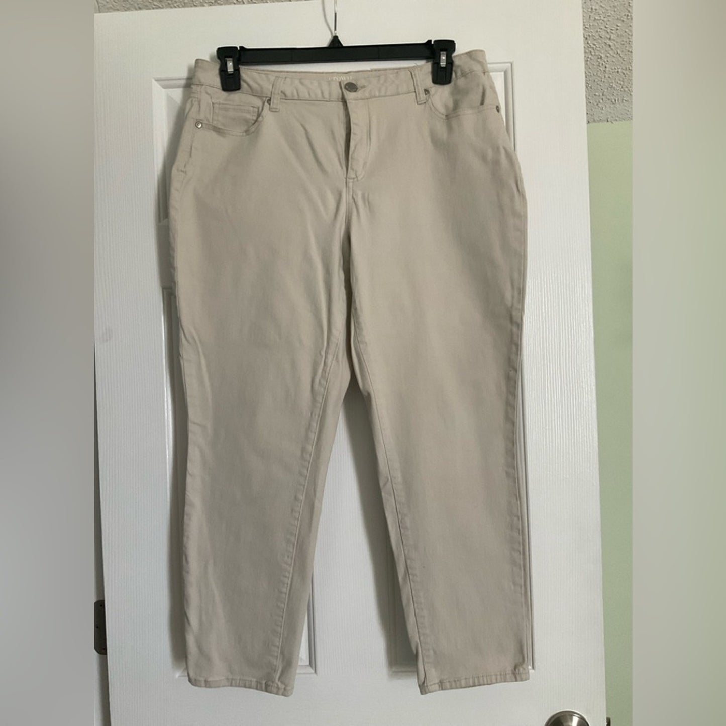 Crown & Ivy Women's Skinny Jeans - Cream