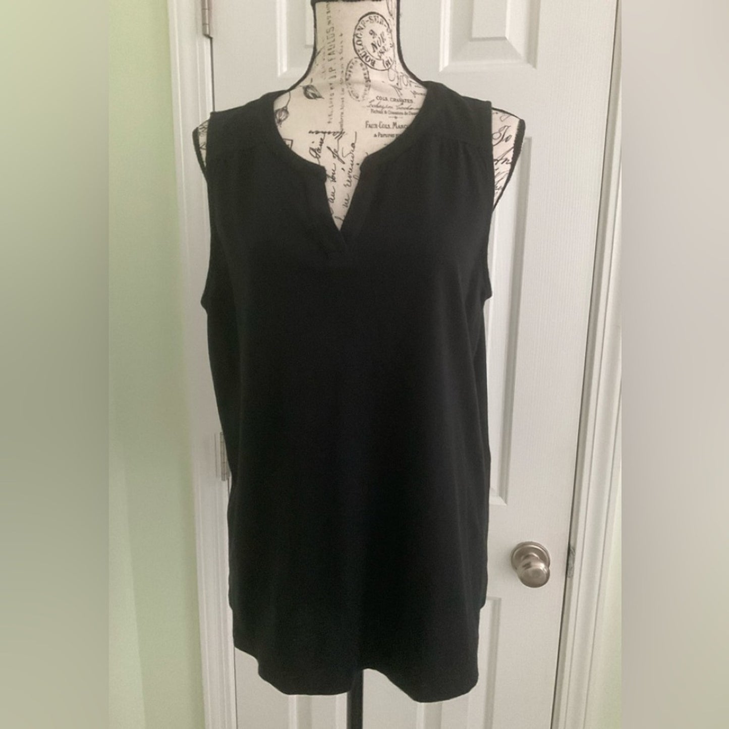 Style & Co. Black Sleeveless Tank Top