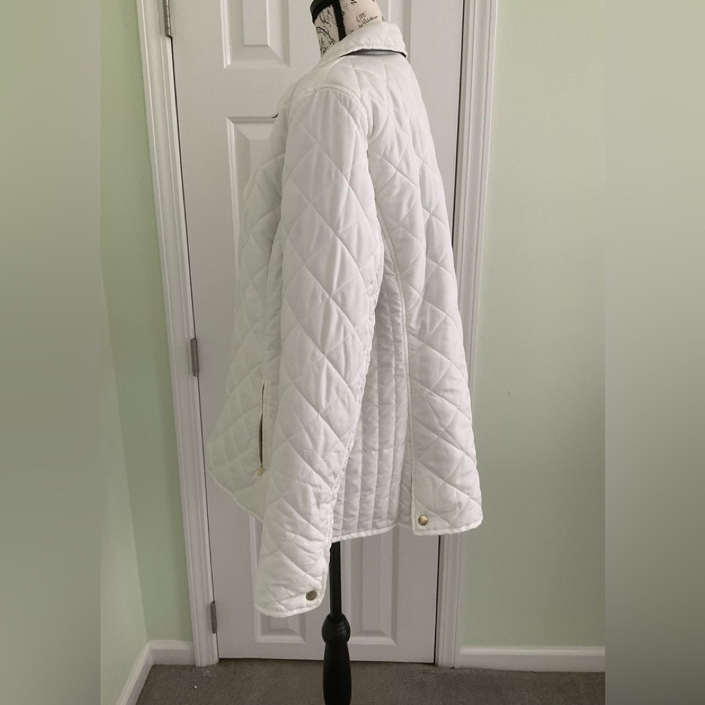 Crown & Ivy White Quilted Puffer Jacket