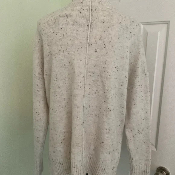 Jessica Simpson turtleneck sweater