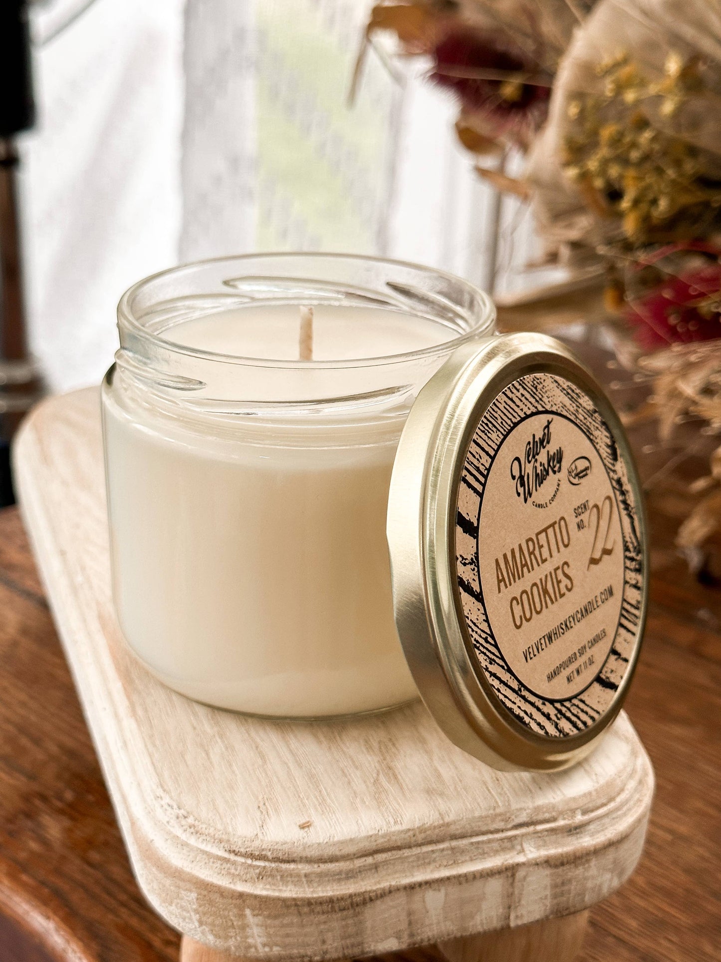 Velvet Whiskey Candle Co - 11 oz Amaretto Cookies Candle