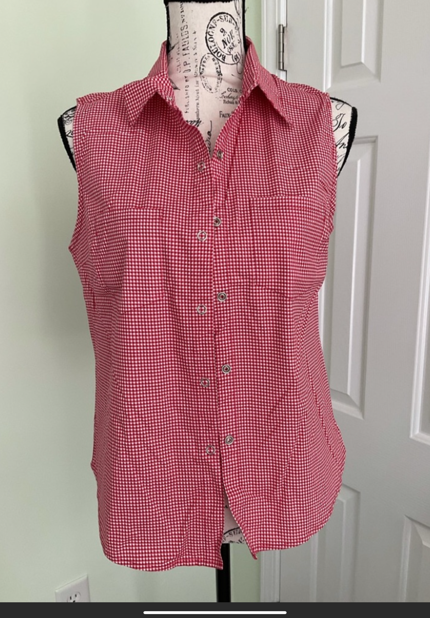 Gloria Vanderbilt Sleeveless Shirt